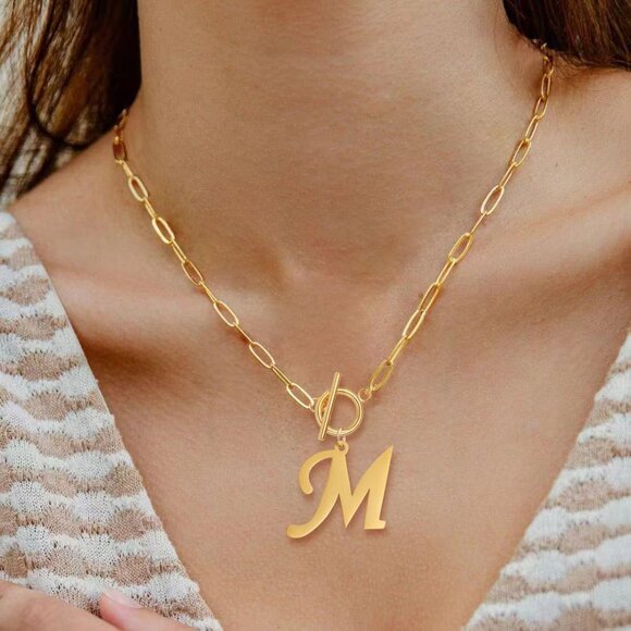 Personalized Vintage Gold Initial Necklace - Stylish Paperclip Chain Design - Picture 3 of 6